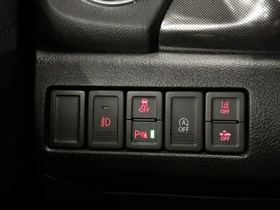 Suzuki Vitara - Thumbnail 23