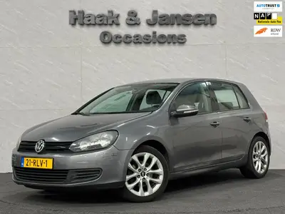 Volkswagen Golf - Thumbnail 1