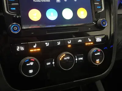 Volkswagen Scirocco - Thumbnail 18