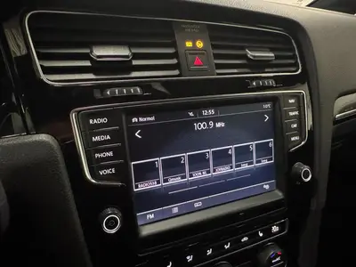 Volkswagen Golf - Thumbnail 15