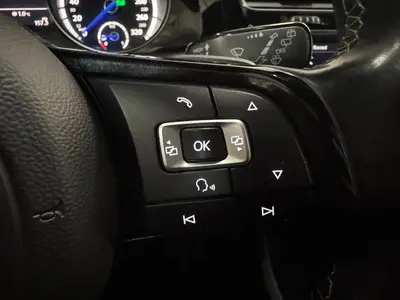 Volkswagen Golf - Thumbnail 21