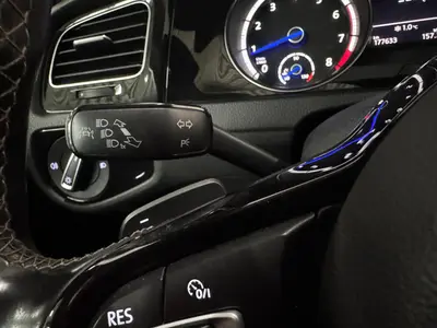 Volkswagen Golf - Thumbnail 24