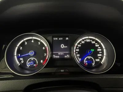 Volkswagen Golf - Thumbnail 25