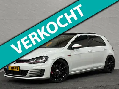 Volkswagen Golf - Thumbnail 1