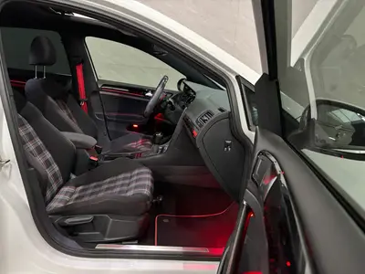 Volkswagen Golf - Thumbnail 11