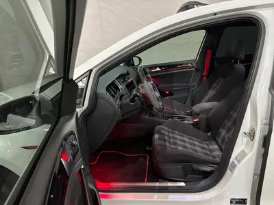 Volkswagen Golf - Thumbnail 12