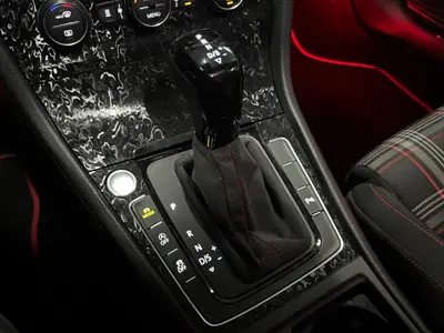 Volkswagen Golf - Thumbnail 20