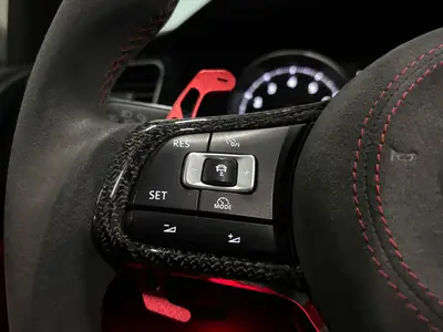 Volkswagen Golf - Thumbnail 23