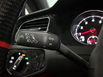 Volkswagen Golf - Thumbnail 25