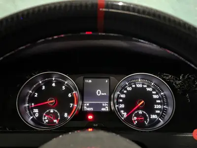 Volkswagen Golf - Thumbnail 26