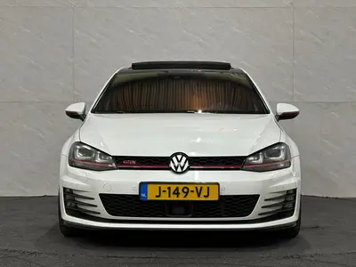 Volkswagen Golf - Thumbnail 6