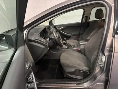 Ford Focus - Thumbnail 11