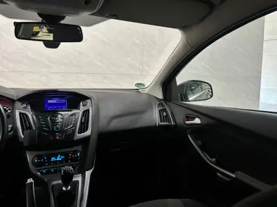 Ford Focus - Thumbnail 13