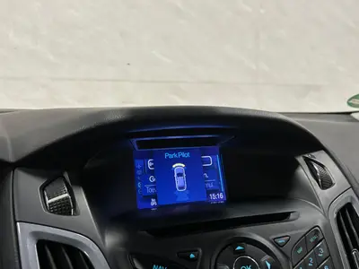 Ford Focus - Thumbnail 17