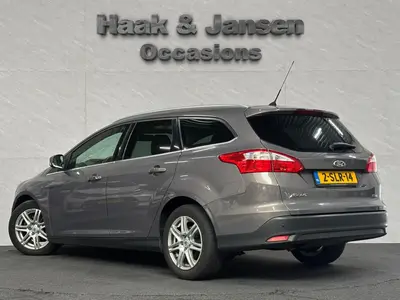 Ford Focus - Thumbnail 4