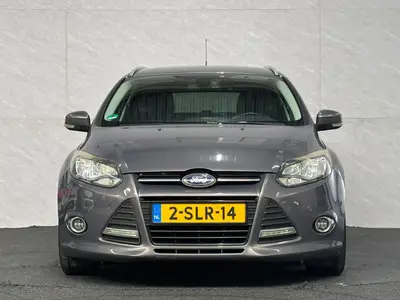 Ford Focus - Thumbnail 6