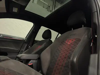 Volkswagen Golf - Thumbnail 12