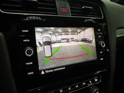 Volkswagen Golf - Thumbnail 18