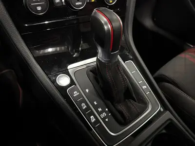 Volkswagen Golf - Thumbnail 20