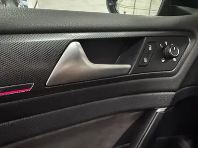 Volkswagen Golf - Thumbnail 29