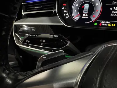 Audi A8 - Thumbnail 26