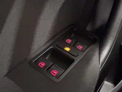 Volkswagen Polo - Thumbnail 28