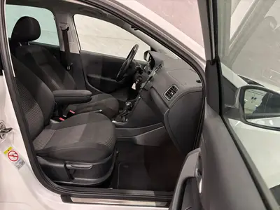 Volkswagen Polo - Thumbnail 10
