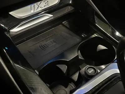 BMW iX3 - Thumbnail 19