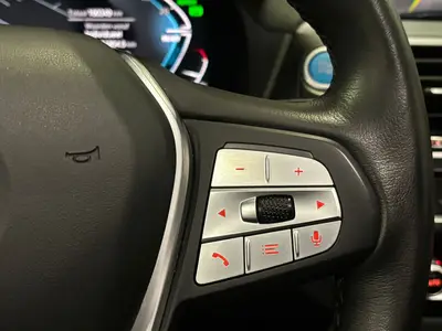 BMW iX3 - Thumbnail 22