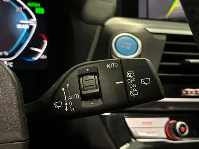 BMW iX3 - Thumbnail 23