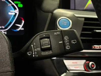 BMW iX3 - Thumbnail 24