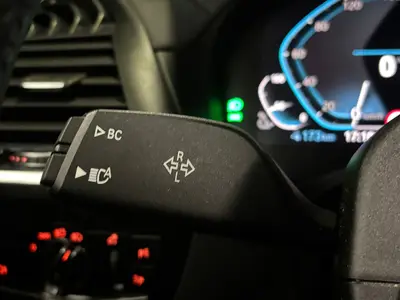 BMW iX3 - Thumbnail 25