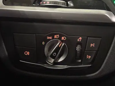 BMW iX3 - Thumbnail 28