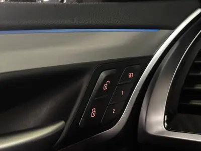 BMW iX3 - Thumbnail 30