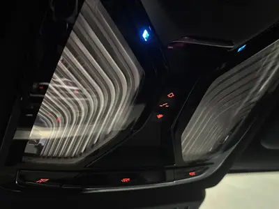 BMW iX3 - Thumbnail 32