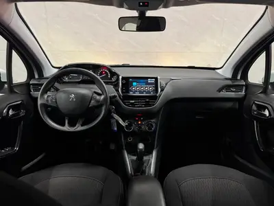 Peugeot 208 - Thumbnail 11