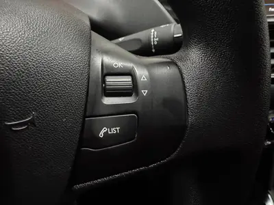 Peugeot 208 - Thumbnail 20
