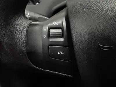 Peugeot 208 - Thumbnail 21