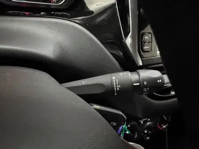 Peugeot 208 - Thumbnail 22