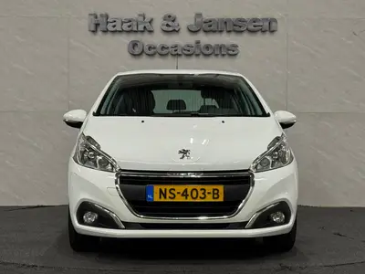 Peugeot 208 - Thumbnail 6