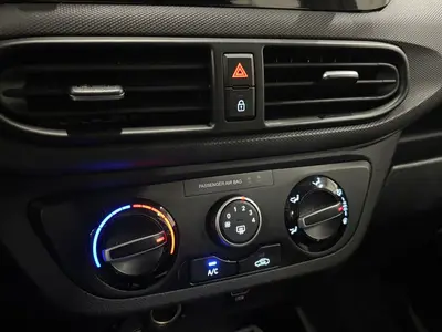 Hyundai i10 - Thumbnail 14