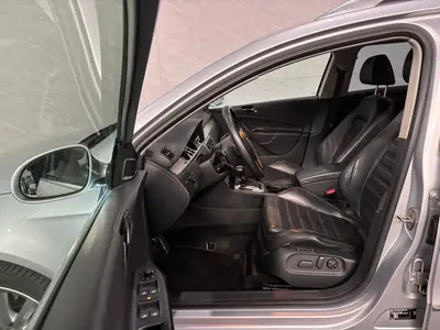 Volkswagen Passat - Thumbnail 12