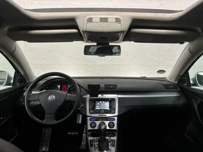 Volkswagen Passat - Thumbnail 13