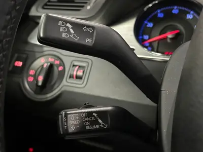 Volkswagen Passat - Thumbnail 26