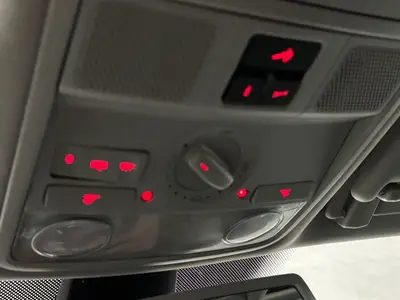 Volkswagen Passat - Thumbnail 31