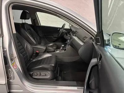 Volkswagen Passat - Thumbnail 10