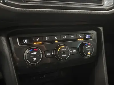 Volkswagen Tiguan - Thumbnail 17