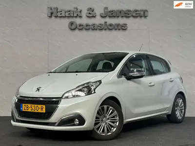 Peugeot 208 - Thumbnail 1
