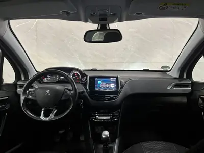 Peugeot 208 - Thumbnail 10