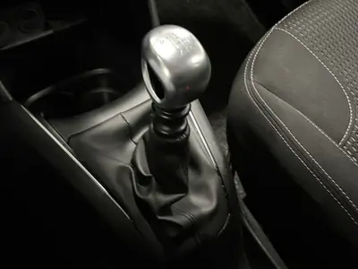 Peugeot 208 - Thumbnail 16